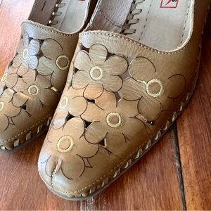 Pikolinos back strap Floral Cutout Tan Leather Women's Shoes- Spain